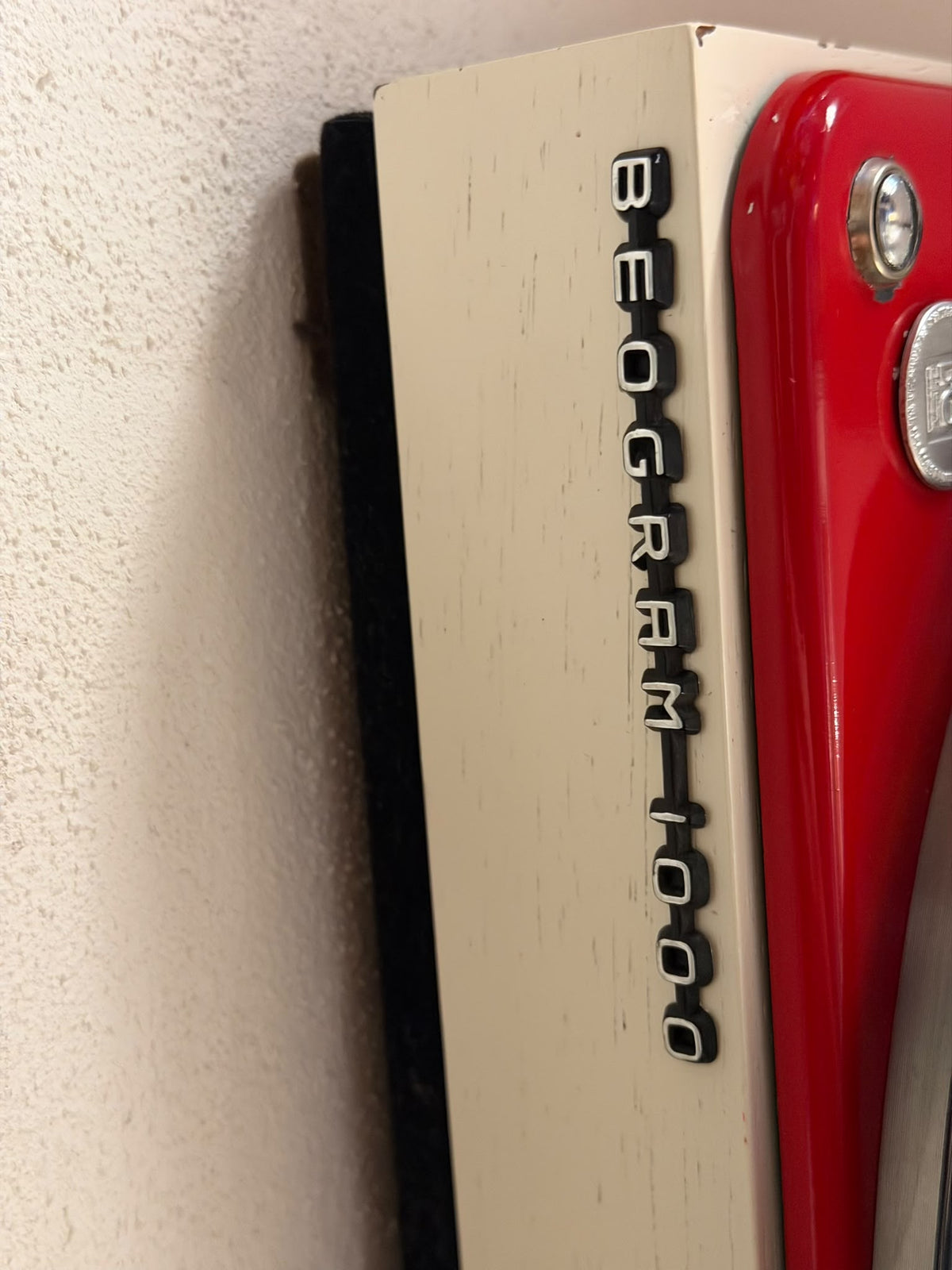Vyconic Wanduhr | B&O Beogram 1000 & Beatles-Vinyl – Detailaufnahme 5