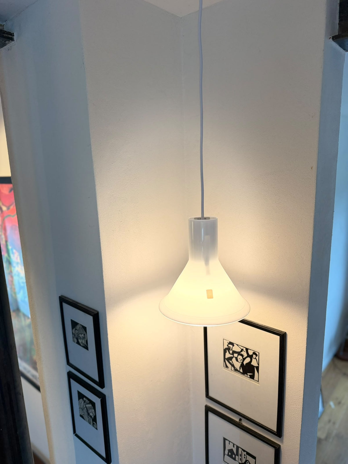 Holmegaard P&T Mini | Michael Bang | weißes Opalglas – Detailaufnahme 2
