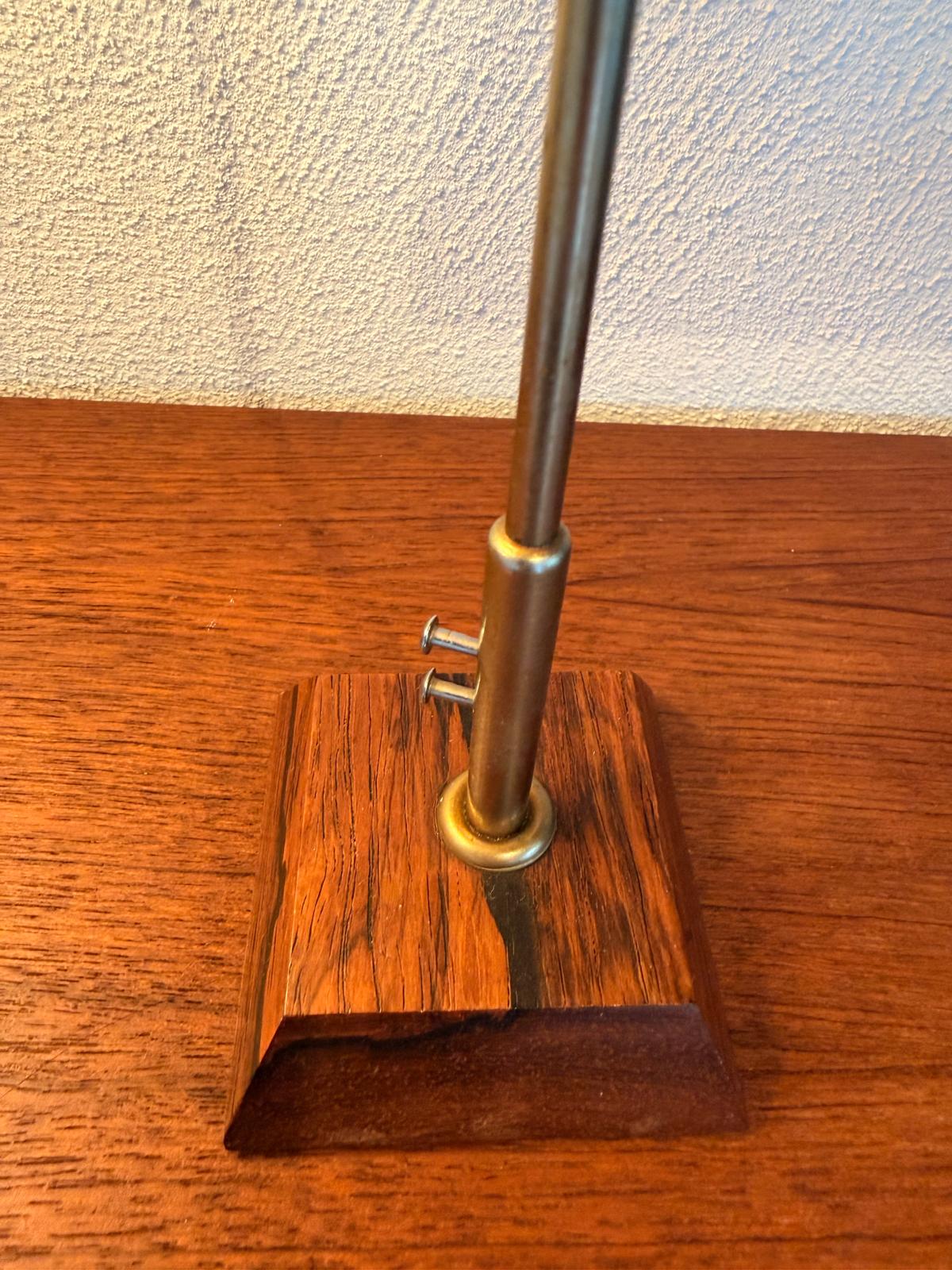 Mid Century Miniatur-Fahnenmast aus Dänemark | Palisandersockel