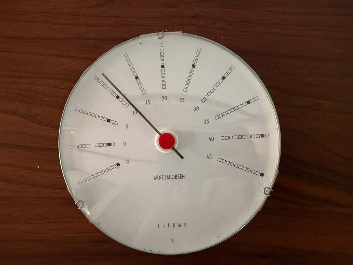 Arne Jacobsen Bankers | Rosendahl Thermometer | Ø 12 cm – Detailaufnahme 1