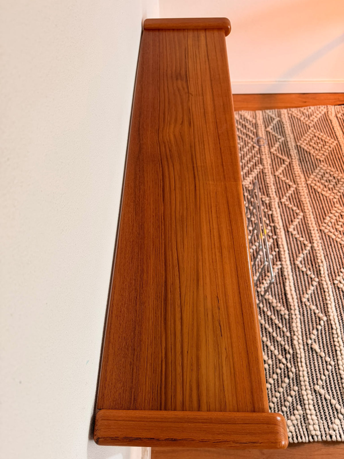 Teak-Wandregal | Dyrlund zugeschrieben | Danish Modern – Detailaufnahme 5